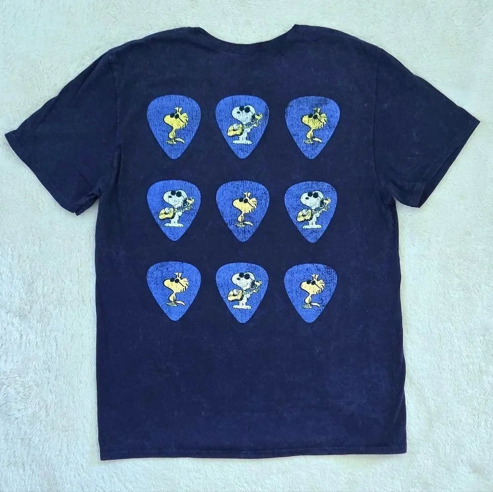 Peanuts🥜 Guitar🎸 Snoopy🐕 Graphic Tee👕 - NWOT
